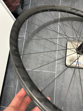 Rueda Delantera Bontrager Kovee Pro 30
