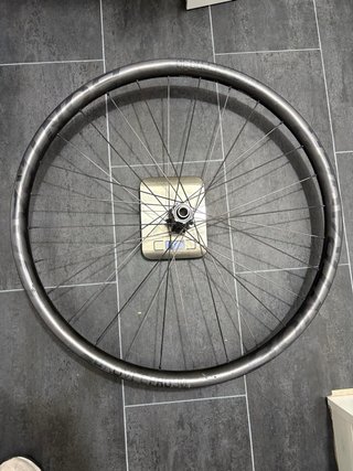 Rueda Delantera Bontrager Kovee Pro 30