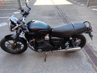 Triumph Street Twin 900cc