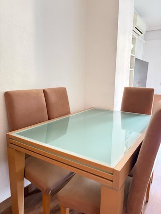 Mesa Comedor Cristal y 6 Sillas Marrón