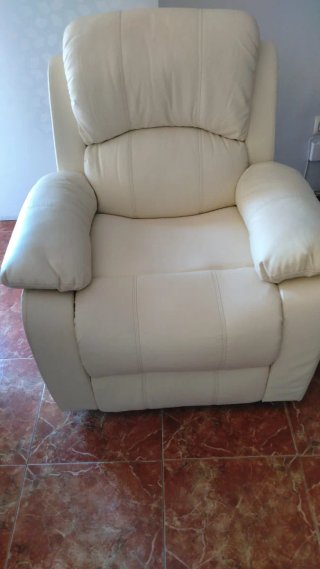 Sillón reclinable blanco de piel
