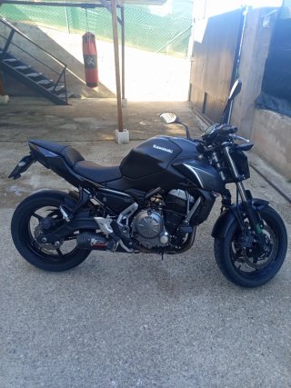 Kawasaki Z650 Negra, limitada papeles A2