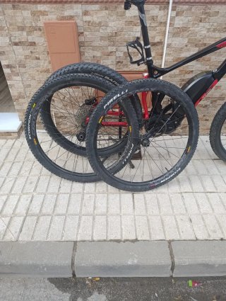 Bicicleta eléctrica montaña
