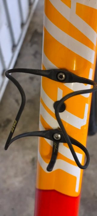 2 Porta bidones carbono .