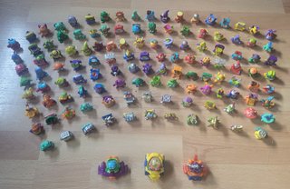 Lote 126 Figuras SuperThings + 3 Coches