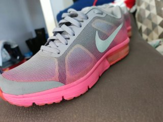 Zapatillas Nike Air Max grises y rosas
