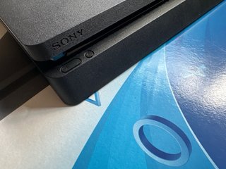 PS4 Slim 500GB Negra