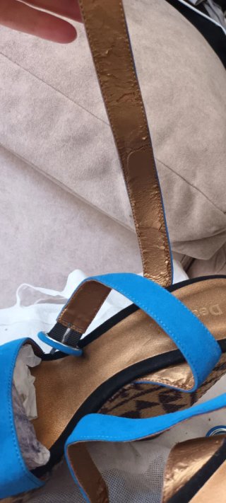 Sandalias Desigual Cuña Azul y Beige