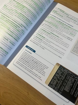 Libro de texto escolar Economía 4 ESO Santillana