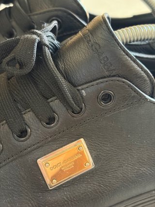 Zapatillas Dolce & Gabbana Piel Negra Logo Dorado