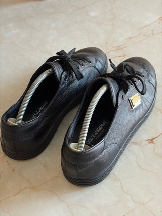 Zapatillas Dolce & Gabbana Piel Negra Logo Dorado