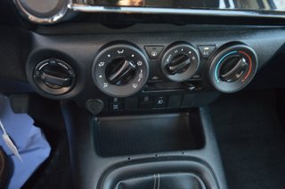 TOYOTA Hilux 2.4 D4D Cabina Doble GX