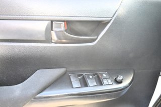TOYOTA Hilux 2.4 D4D Cabina Doble GX