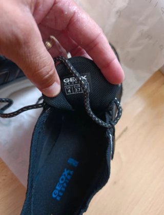 Zapatillas Geox Negras y Marrones