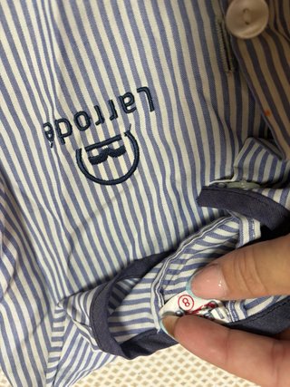 Tallas 8 , 6 y una de las chaquetas es talla 16.