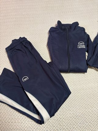 Tallas 8 , 6 y una de las chaquetas es talla 16.