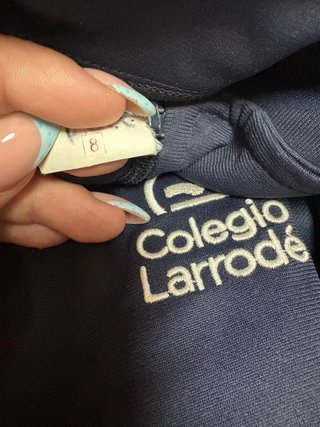 Tallas 8 , 6 y una de las chaquetas es talla 16.