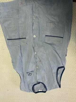 Tallas 8 , 6 y una de las chaquetas es talla 16.