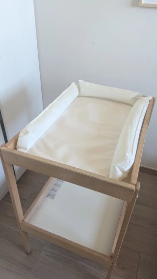 Cambiador Ikea Singlar madera + accesorios Onsklig