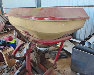 Abonadora pendular Vicon 400 Kgs.
