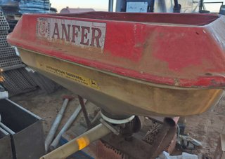Abonadora pendular Vicon 400 Kgs.