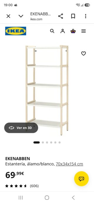 Estanterías de madera y metal blancas