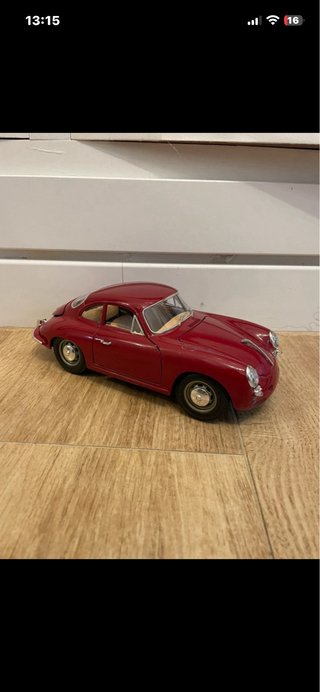 4 Maquetas Coches 1/18