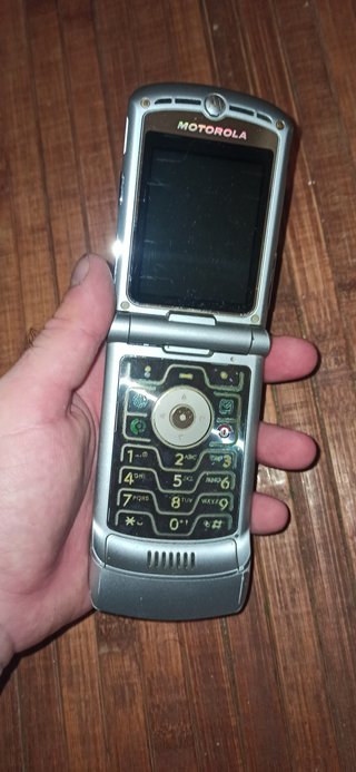 2 Motorola y 1 Sony Ericsson