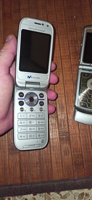 2 Motorola y 1 Sony Ericsson