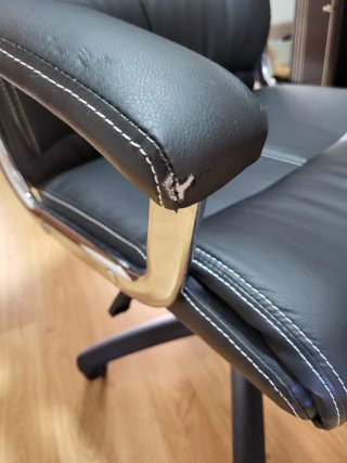 Silla de oficina o relax polipiel negra