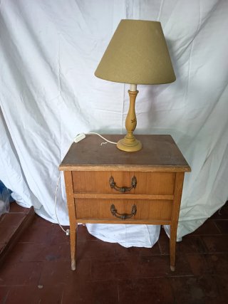 Cómoda antigua de madera verde