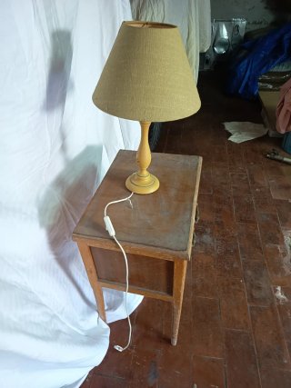 Cómoda antigua de madera verde