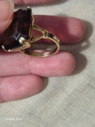 Anillo Avon oro