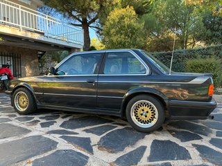 BMW E30 320I EDICION "S"