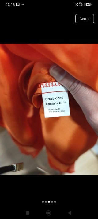 Vestido naranja con chal