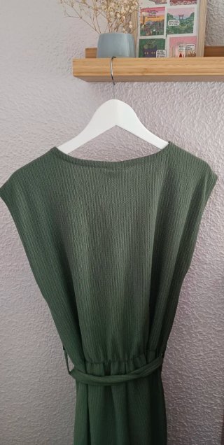 Mono verde sin mangas