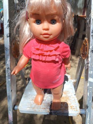 Muñeca Ulecs Carmina baila y camina
