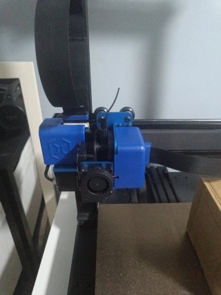 Impresora 3D Artillery Sidewinder X2 con accesorio