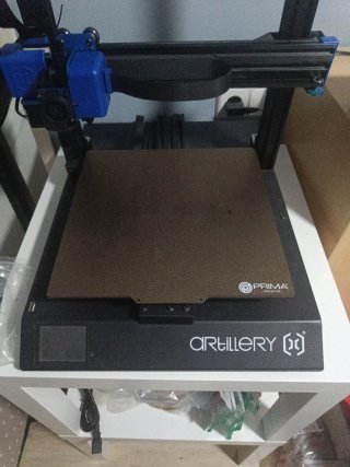 Impresora 3D Artillery Sidewinder X2 con accesorio