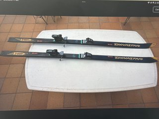Esquís Dynastar Super Comp 9.0 + Bastones