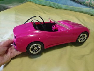 Coche deportivo rosa Barbie