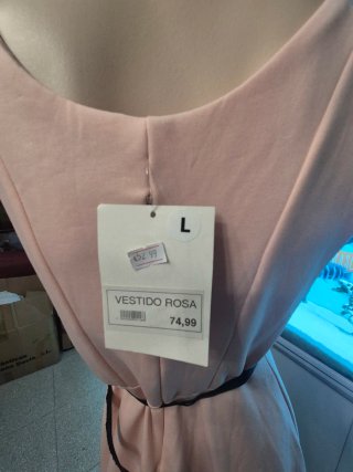 Vestido rosa con cinturón