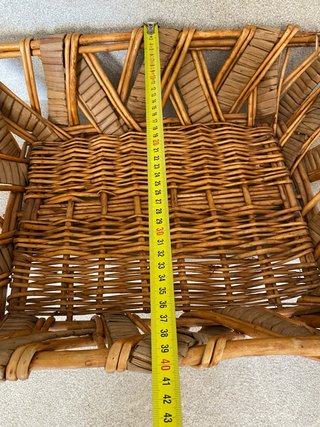 Cesta de mimbre con asas