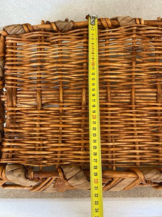 Cesta de mimbre con asas