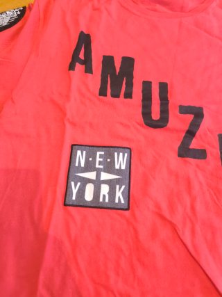 T-shirt Bershka rossa con stampa