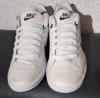 Zapatillas Nike Blancas y Negras