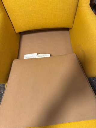 Sillón orejero Tibbleby amarillo Ikea