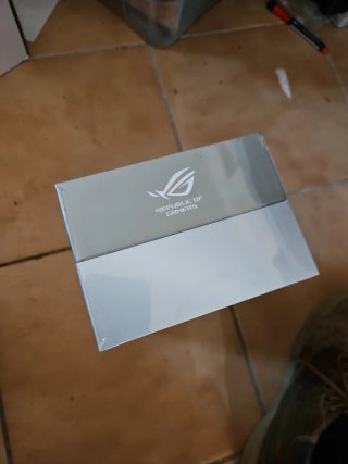 ASUS ROG Ally RC71L 16GB Nuevo en caja. Sin abrir.