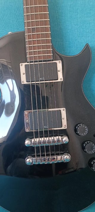Guitarra eléctrica ibanez art 120