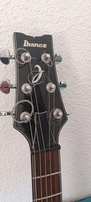 Guitarra eléctrica ibanez art 120